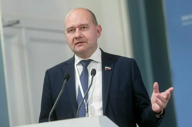 Депутат Леонов предложил маркировать продукты из насекомых