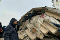 В Турции число погибших при землетрясении достигло 5434 человек