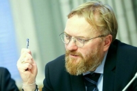 Милонов назвал ересью использование гендерно-нейтрального обращения к Богу