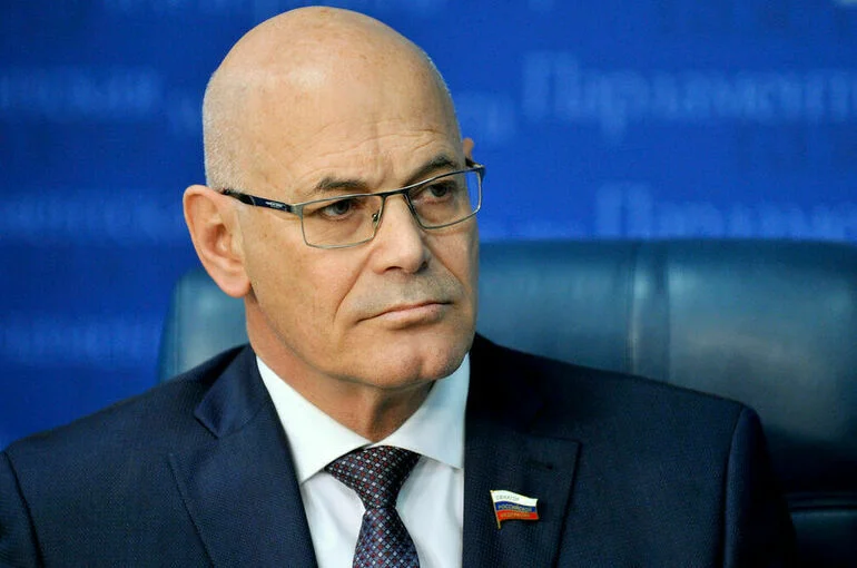 Круглый рассказал, для чего требуется наращивать заготовку плазмы крови 