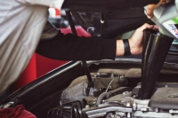 Автоэксперт предупредил о росте числа подделок на рынке моторных масел