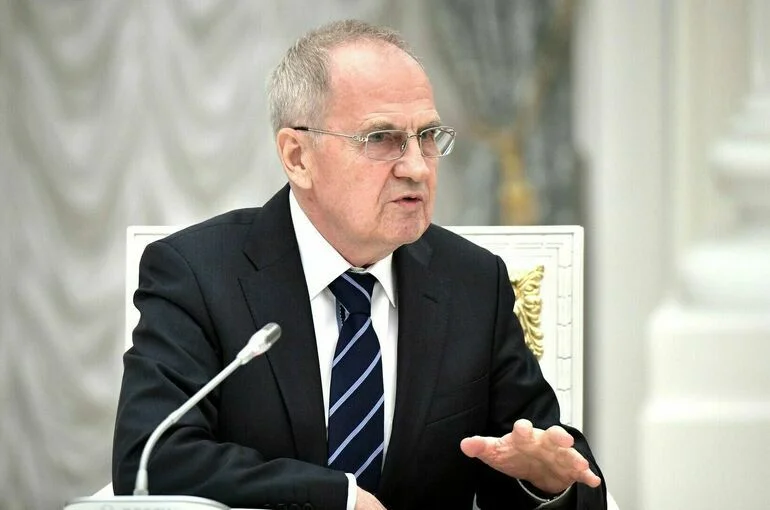 Глава Конституционного суда РФ награжден орденом Андрея Первозванного
