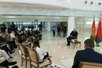 Путин рассказал Лукашенко, что смотрел его пресс-конференцию