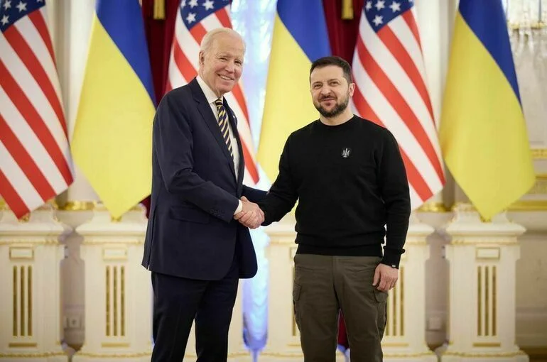 Какие подарки Байден привез Зеленскому