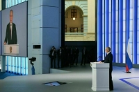 Путин почтил минутой молчания память павших воинов и погибших от рук нацистов