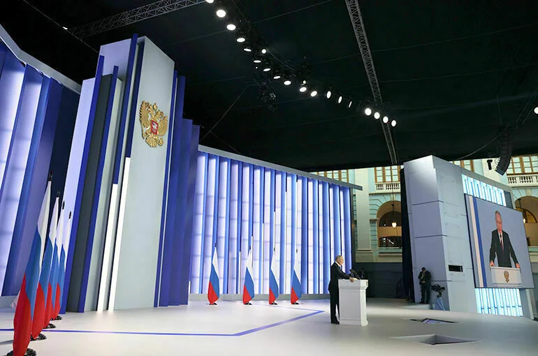Послание Путина в 2023 году продолжалось 1 час 45 минут