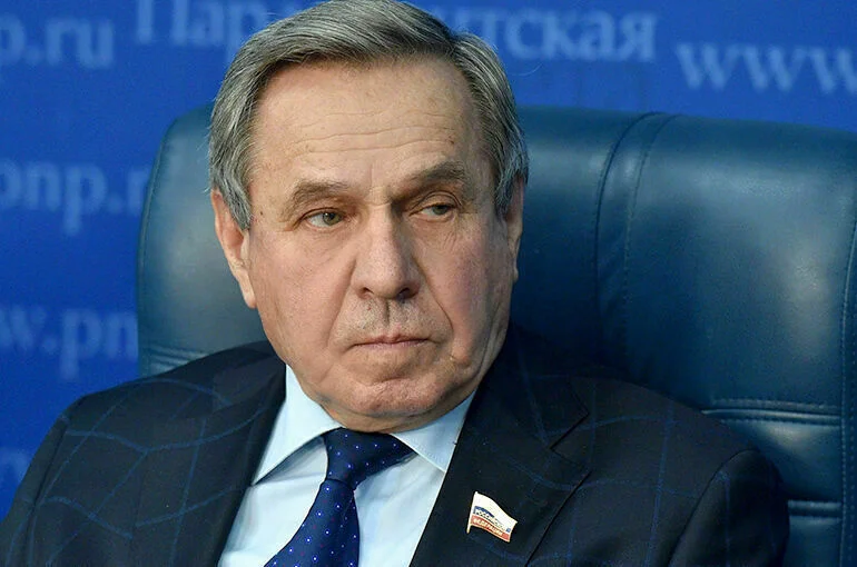 Первую в России Аллею кадетской славы открыли в Новосибирске