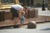 Правкомиссия поддержала законопроект о праве отцов на использование маткапитала