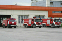 Двухэтажный ангар загорелся на востоке Москвы