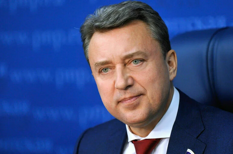 Выборный поддержал законопроект о борьбе с банковским мошенничеством