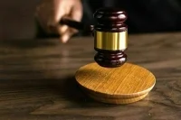 Изъятое у коррупционеров жилье предложили продавать с молотка