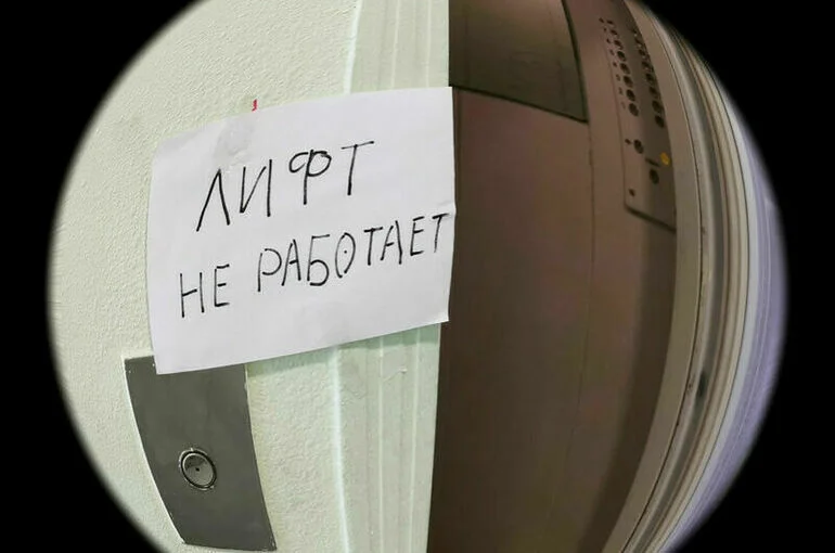 В Самаре рабочий погиб после падения кабины лифта