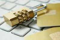 Персональные данные предложили хранить в безопасных «облаках»