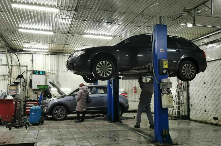 Автолюбителей предупредили об опасности луж для шин и двигателя