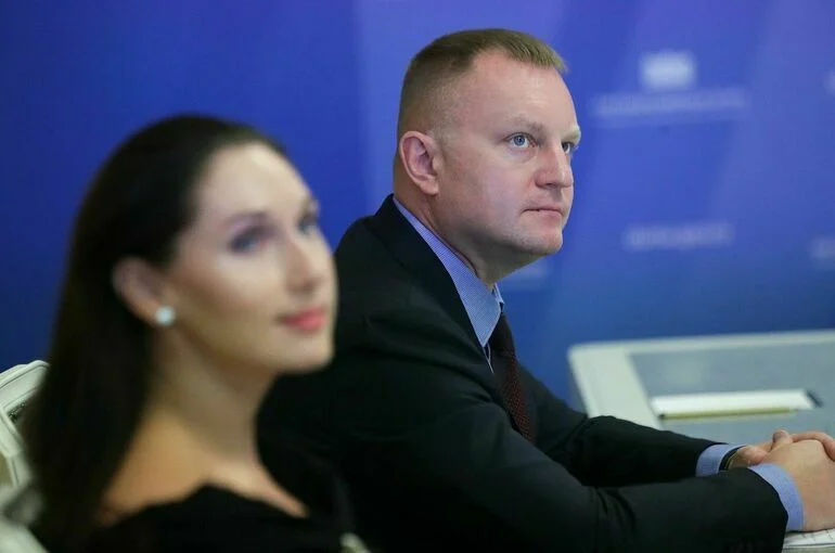 Сухарев предложил организовать бесплатные курсы молодого бойца