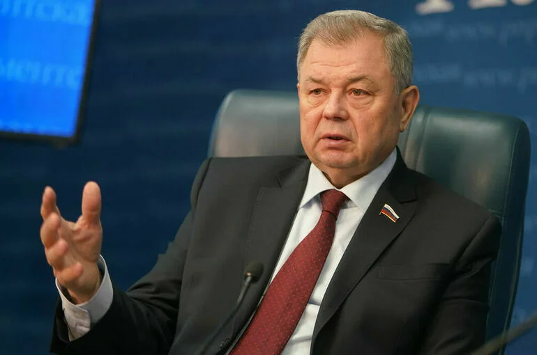 Артамонов объяснил, зачем увеличивают социальный налоговый вычет