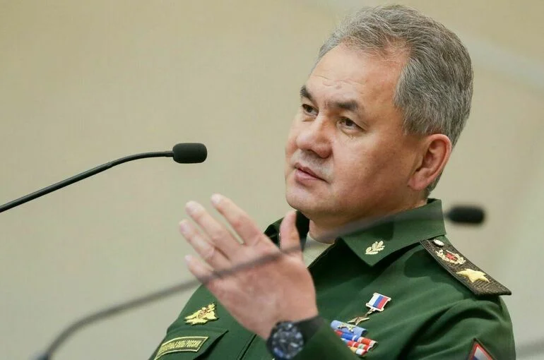 Шойгу наградил девушек-военных за уничтожение беспилотников в Севастополе