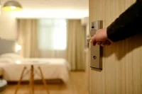 В Госдуме предложили снять с отелей звезды