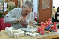 Мастера народно-художественных промыслов смогут стать самозанятыми