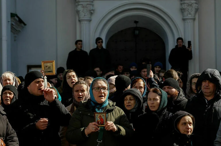 В Киево-Печерской лавре не верят заявлениям СНБО о неприменении силы к монахам