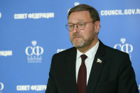 Косачев: Запад закрывает глаза на нарушения Киева из-за личного интереса