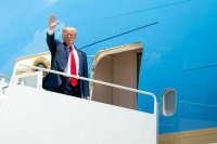 Трамп покинул здание суда