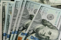 Курс доллара преодолел планку в 81 рубль впервые за год