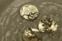 Дефицит бюджета РФ в первом квартале достиг 2,4 триллиона рублей