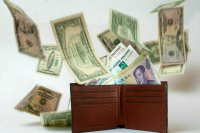 Экономист связал ослабление рубля с дефицитом бюджета