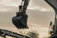 В Полтаве демонтируют памятники Пушкину и генералу Ватутину