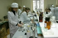 Разработку отечественных аналогов импортных лекарств поддержат рублем