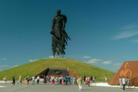 В Госдуму внесли законопроект о благоустройстве военных памятников