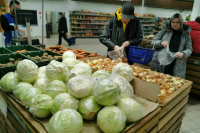 В России за неделю подорожали лук и капуста