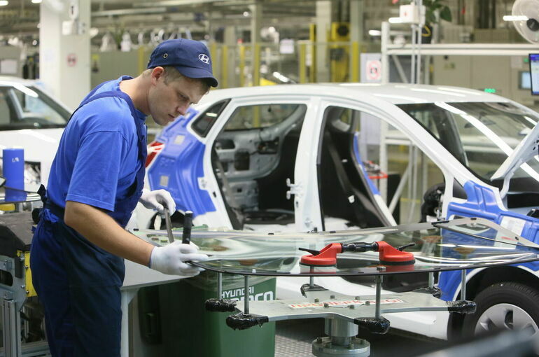 Для работников автопромышленности попросили ввести отсрочку от армии