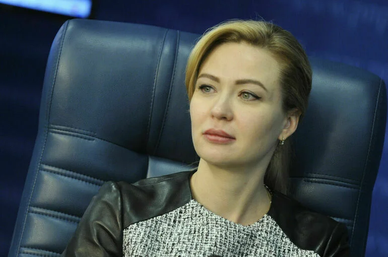 Никонорова расскажет, как пройдет итоговая аттестация школьников в новых регионах РФ в 2023 году