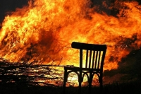 Еще в одном населенном пункте Свердловской области сгорели три дома