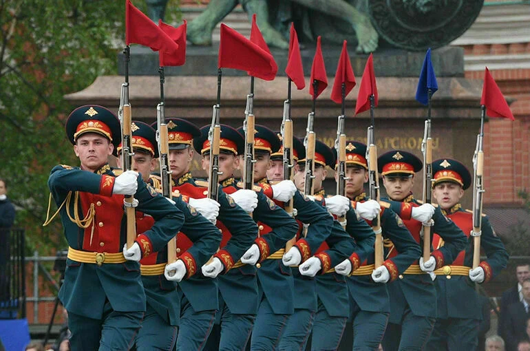 Песков: Парад на Красной площади 9 Мая состоится 