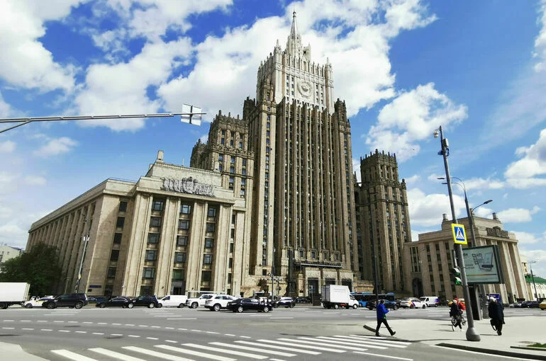 МИД обвинил Киев в циничной попытке покушения на Путина накануне Дня Победы