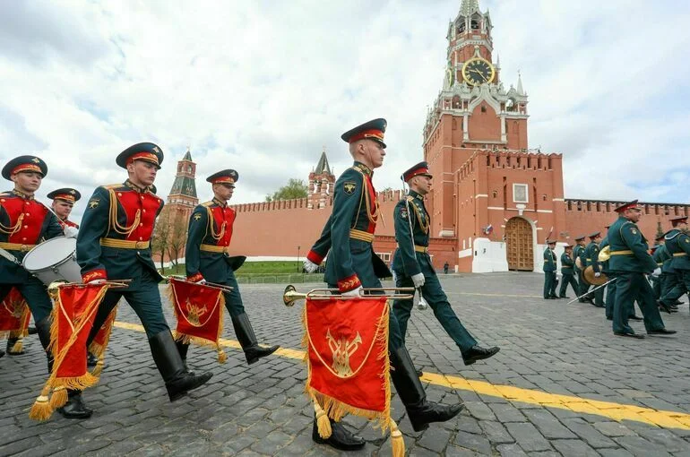 На парад Победы запретили проносить вейпы, велосипеды и воздушные шары