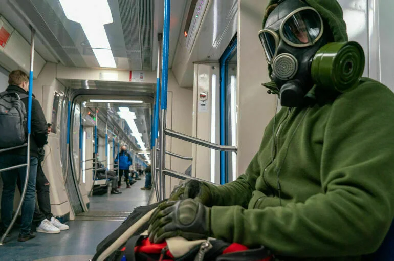 Профессор вирусологии допустил появление более заразных мутаций COVID-19