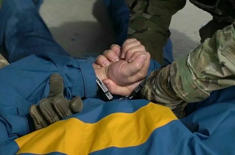 Преследовать и уничтожать украинских террористов нужно везде