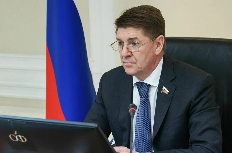 Сенатор Шевченко поздравил «Парламентскую газету» с 25-летием