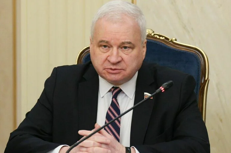 Денисов: США попытаются втянуть Европу в противостояние с Китаем