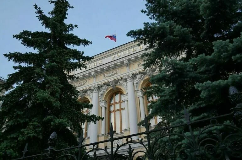ЦБ ужесточил условия кредитования заемщиков с высокой долговой нагрузкой