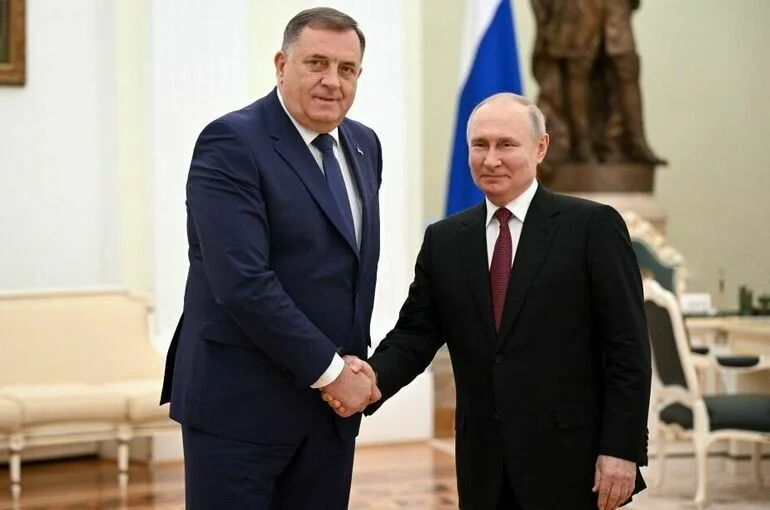 Путин поблагодарил Додика за нейтралитет по Украине