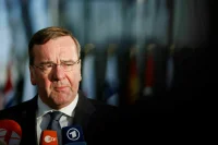 Глава Минобороны ФРГ предрек конец Украине при остановке поставок оружия