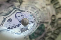 В ЦБ отметили, что экономика РФ снижает зависимость от стабильности в США