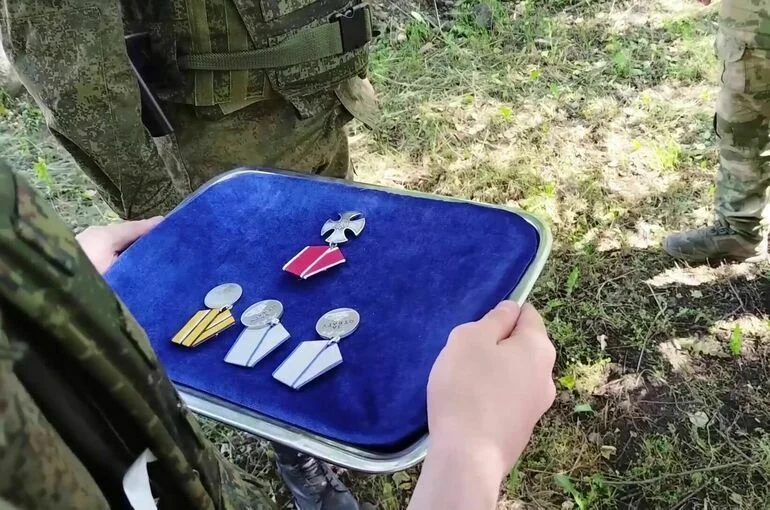 Отразившим атаку на Шебекино военным вручили госнаграды