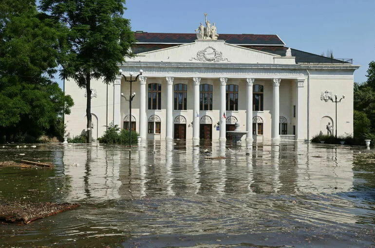 Утром 6 июня взорвана Каховская ГЭС