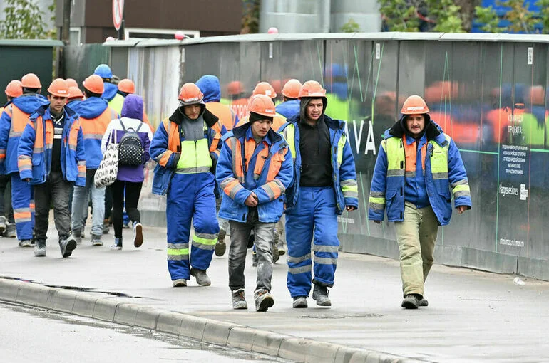 В Москве за полтора месяца с фиктивного учета сняли 300 тысяч иностранцев